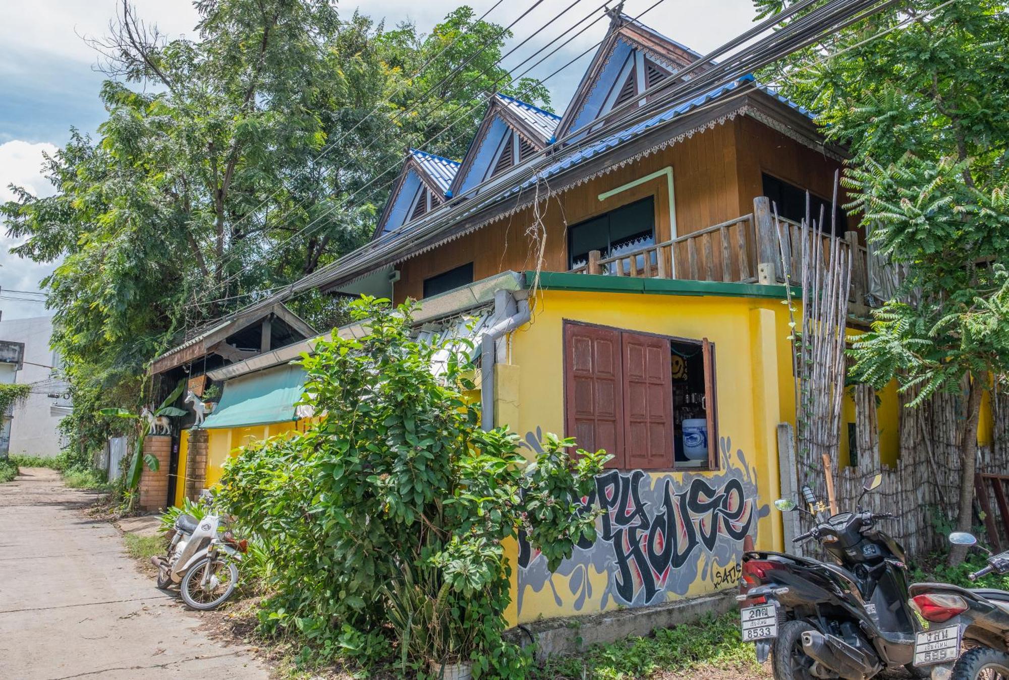 Happy House Backpackers Hostel Pai Bagian luar foto
