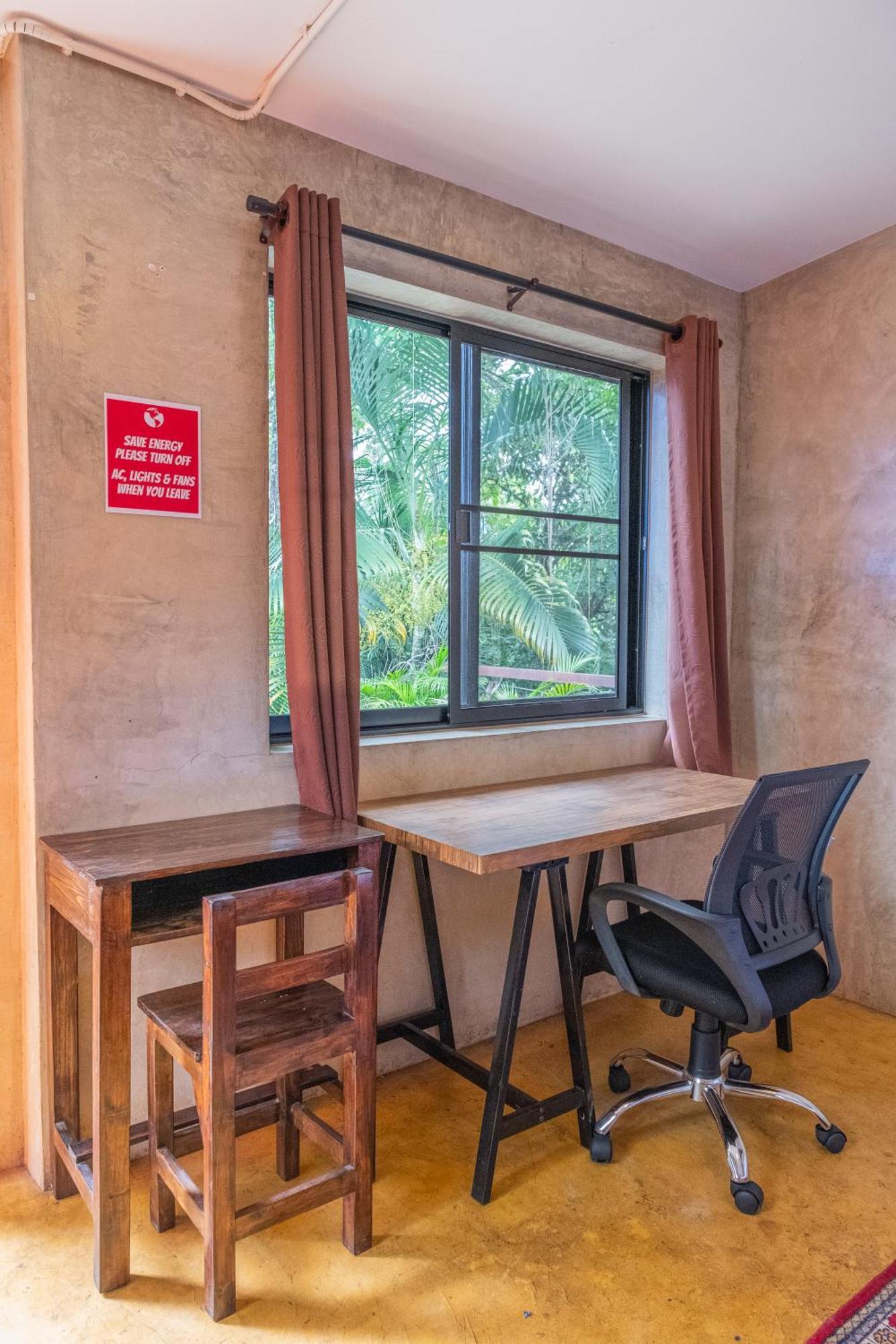 Happy House Backpackers Hostel Pai Bagian luar foto